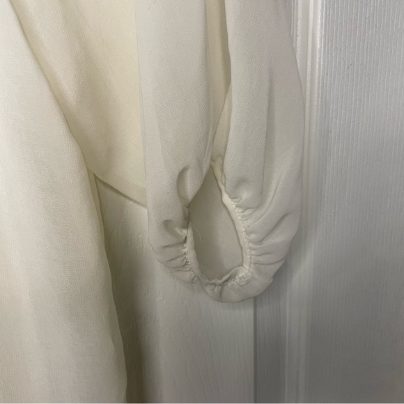 ⭐️Brody Myles collection white blouse - Picture 3 of 4